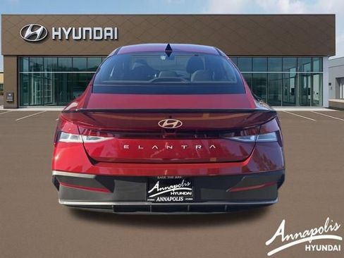 Certified 2025 Hyundai Elantra Sport image 4