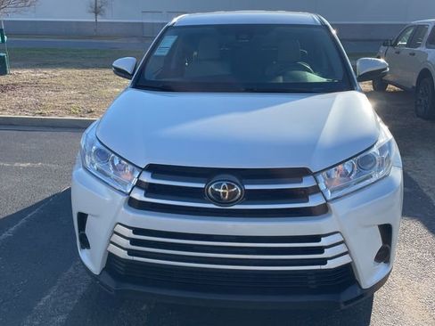 Used 2019 Toyota Highlander LE image 7