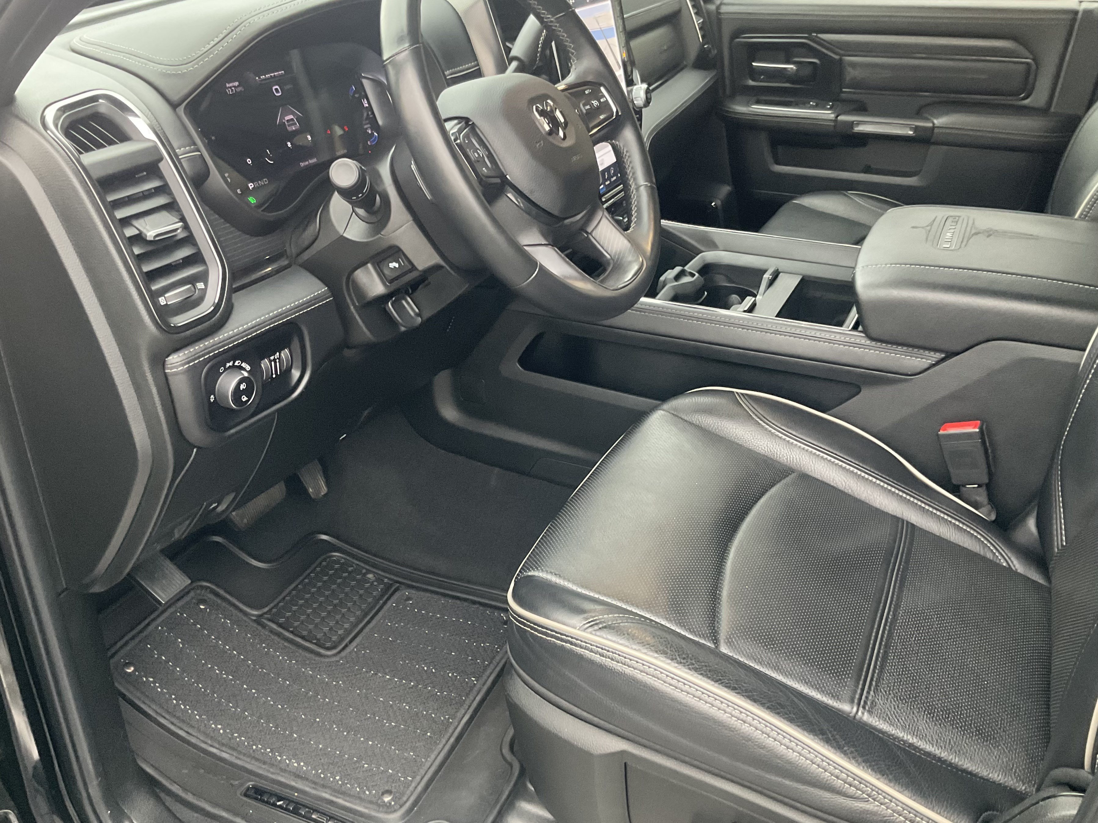Used 2024 RAM 2500 Limited AWD/4WD image 24