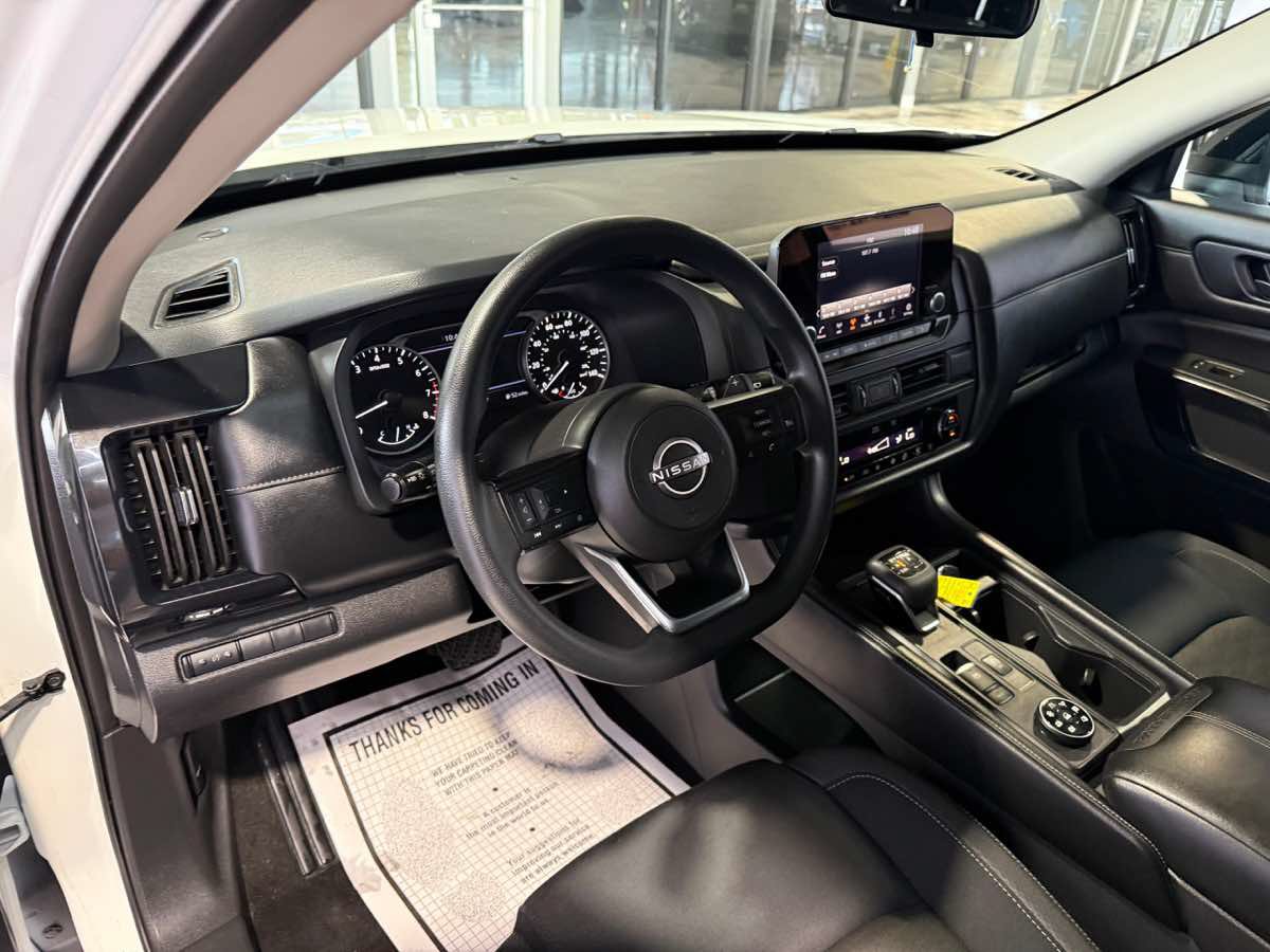 Used 2024 Nissan Pathfinder S AWD/4WD image 30