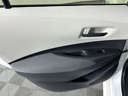 Used 2022 Toyota Corolla LE image 24