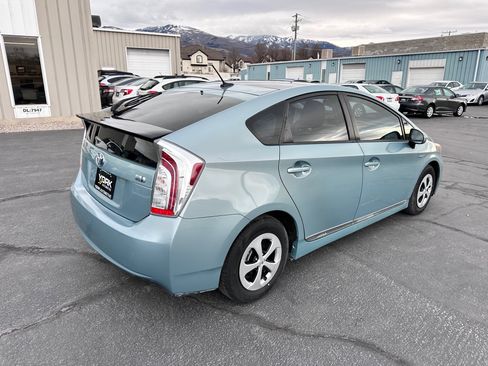 Used 2013 Toyota Prius Three image 3