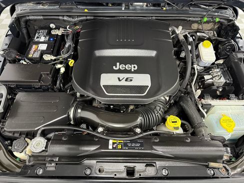 Used 2018 Jeep Wrangler Unlimited Sport AWD/4WD image 22