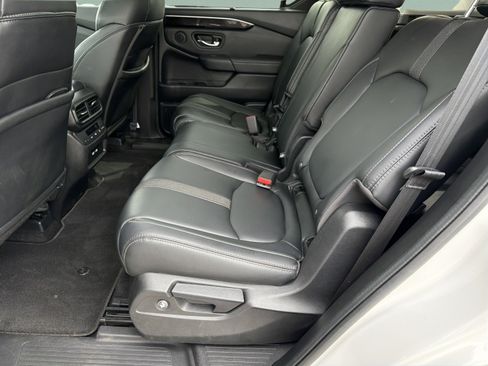 Certified 2023 Honda Pilot Touring image 13