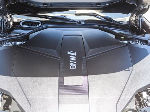 Used 2023 BMW i7 xDrive60 AWD/4WD image 27