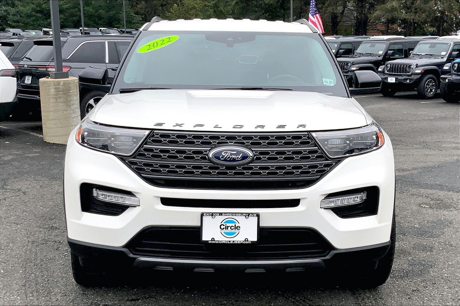Used 2022 Ford Explorer XLT w/ Equipment Group 202A AWD/4WD image 3