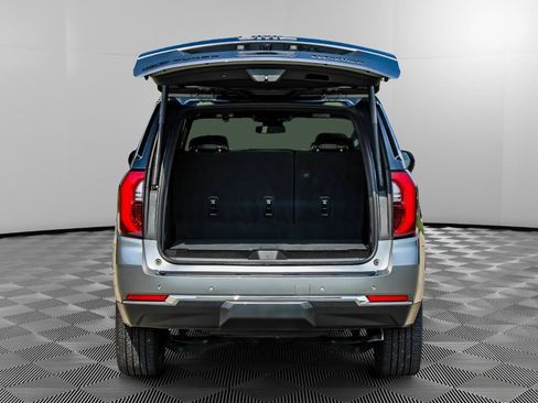 Used 2025 GMC Yukon Elevation w/ LPO, Yukon Black Package AWD/4WD image 7