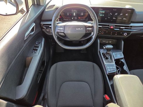 Used 2026 Kia Sportage LX FWD image 16