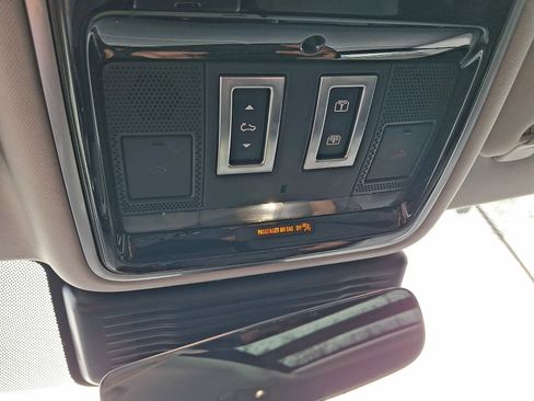 Used 2025 Land Rover Range Rover Velar Dynamic SE AWD/4WD image 25