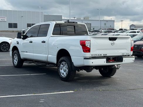 Used 2022 Nissan Titan SV AWD/4WD image 7