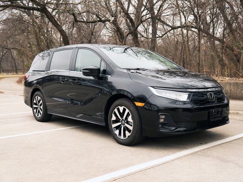 Certified 2025 Honda Odyssey EX-L image 2