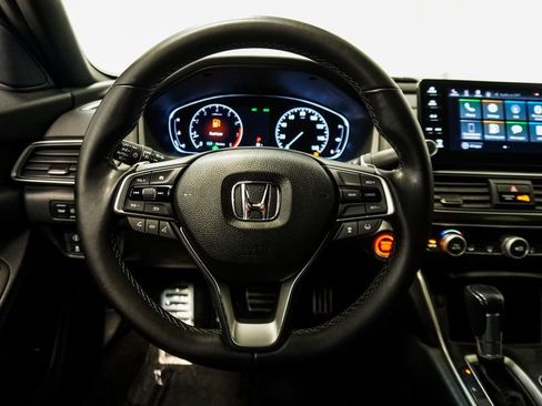 Used 2018 Honda Accord Sport image 13