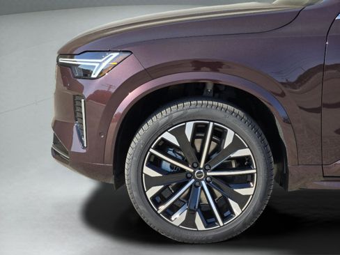 New 2026 Volvo XC90 B6 Plus w/ Protection Package Premier AWD/4WD image 32