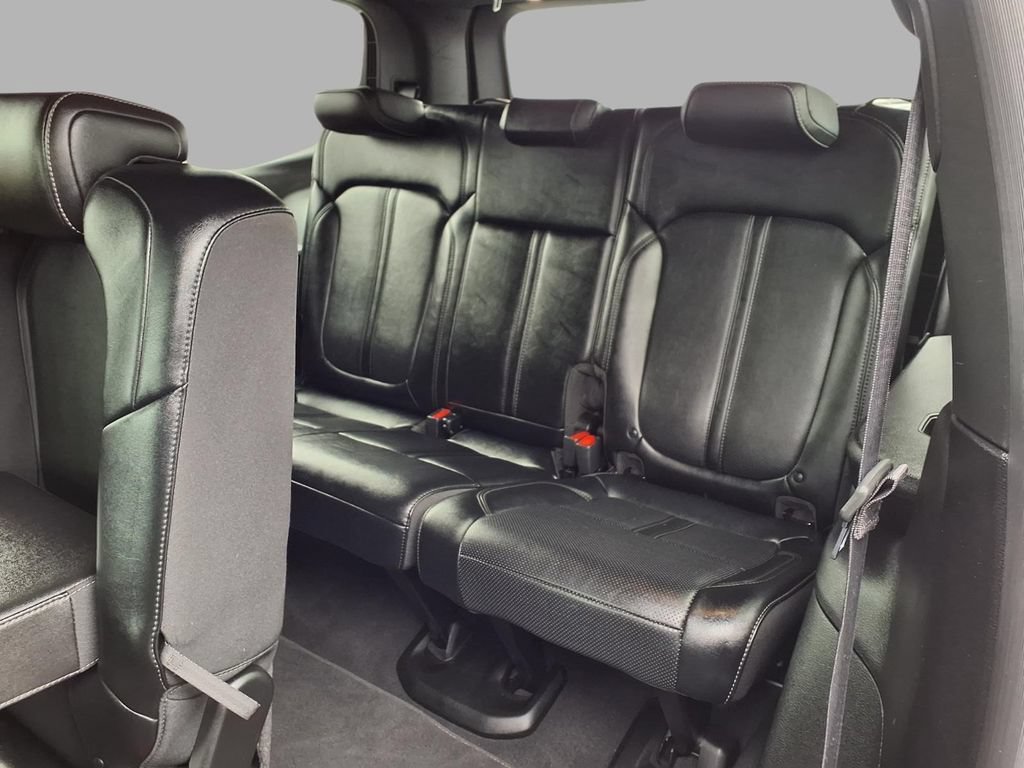 Certified 2024 Jeep Wagoneer Series II w/ Flexible Seating Group AWD/4WD image 25