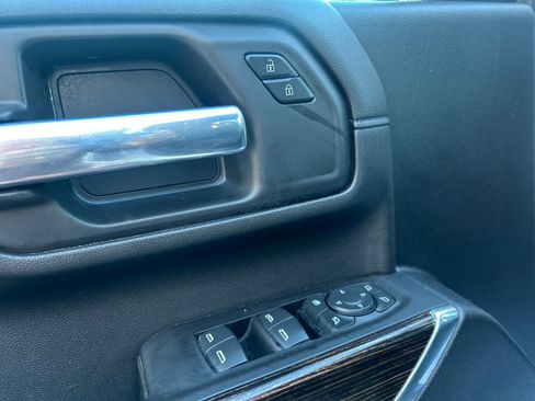 Used 2021 GMC Sierra 2500 SLE w/ SLE Value Package; image 7