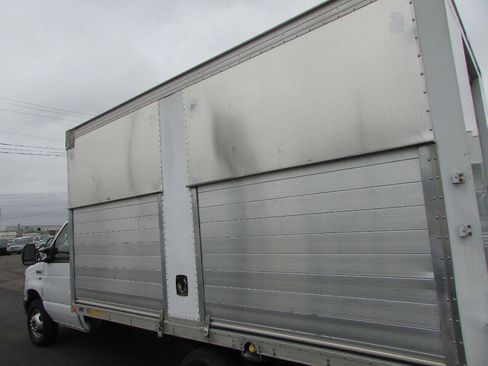 Used 2012 Ford E-450 and Econoline 450 Super Duty w/ PWR Locks & Windows Group RWD image 32