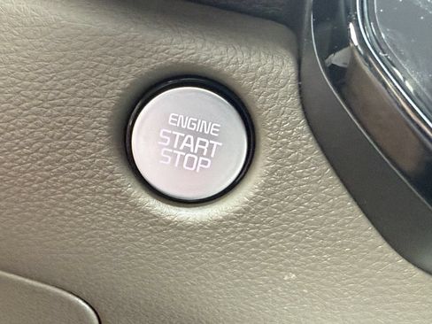 New 2027 Kia Carnival EX FWD image 33