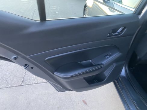 Used 2024 Nissan Altima 2.5 SV image 13