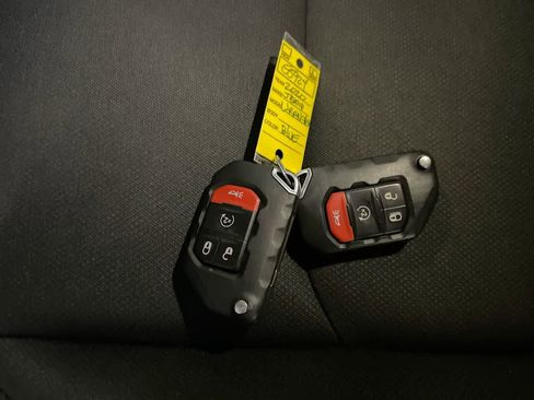 Used 2020 Jeep Wrangler Unlimited Sport image 27