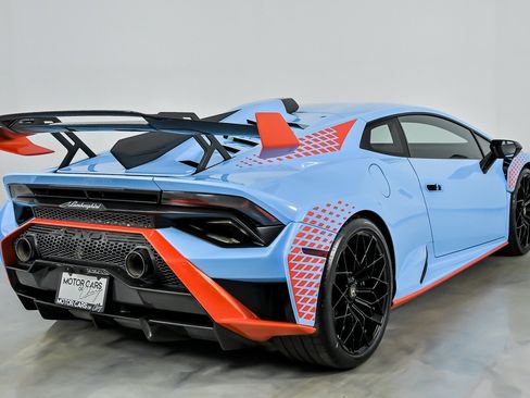 Used 2022 Lamborghini Huracan STO RWD image 12