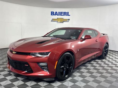 Used 2018 Chevrolet Camaro SS RWD image 1