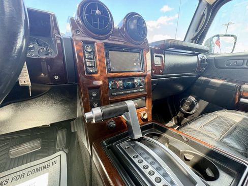 Used 2005 HUMMER H2 w/ Preferred Equipment Group AWD/4WD image 33