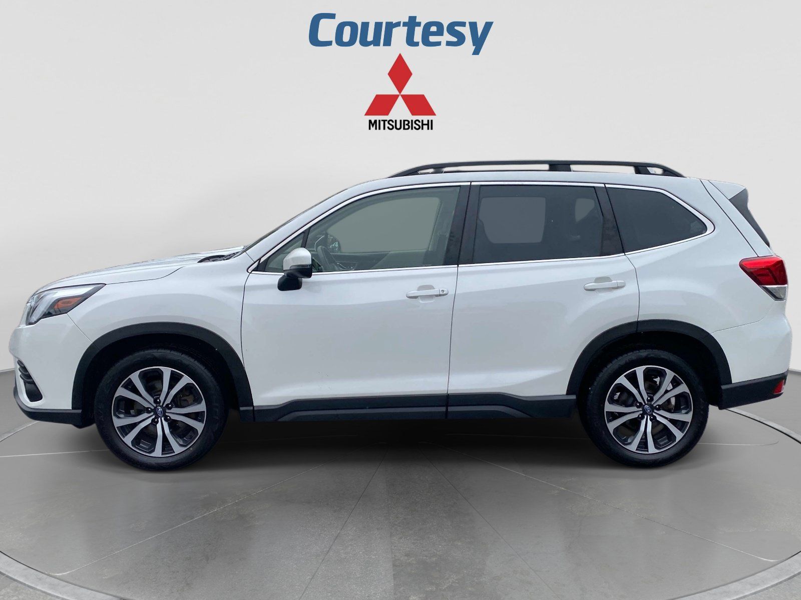 Used 2023 Subaru Forester Limited AWD/4WD image 2