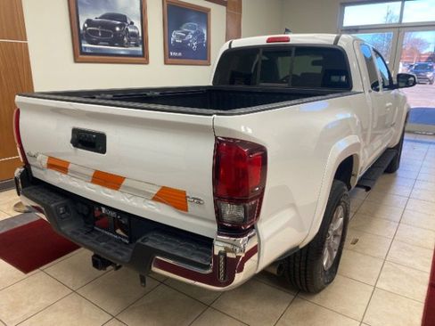 Used 2019 Toyota Tacoma SR5 image 4