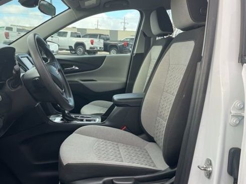 Used 2024 Chevrolet Equinox LS AWD/4WD image 28