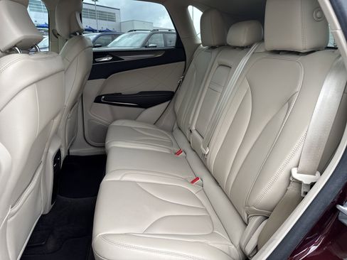 Used 2018 Lincoln MKC Premiere FWD image 26