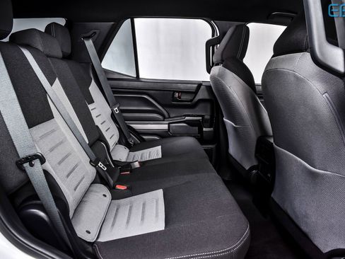 Used 2025 Toyota 4Runner TRD Off-Road image 24