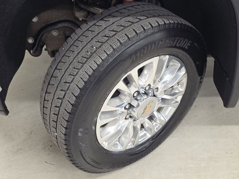 Used 2022 Chevrolet Silverado 2500 High Country w/ Z71 Off-Road Package image 46