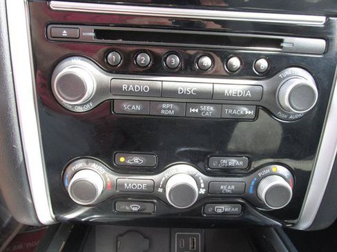 Used 2019 Nissan Pathfinder SV AWD/4WD image 13