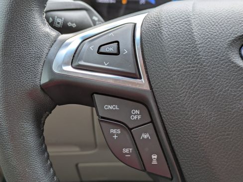 Used 2021 Ford Edge Titanium image 30