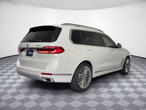 Used 2023 BMW X7 xDrive40i w/ Premium Package AWD/4WD image 9