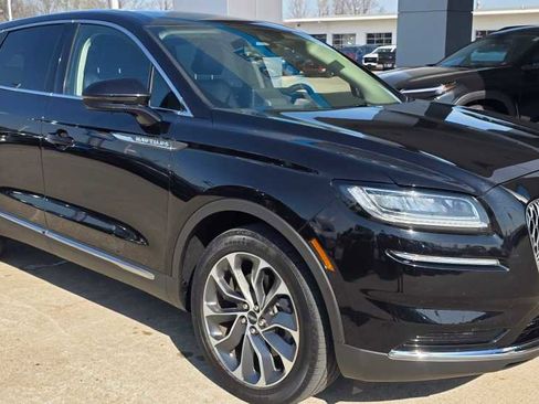 Used 2021 Lincoln Nautilus Reserve AWD/4WD image 7