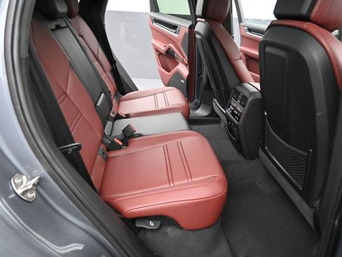 New 2026 Porsche Cayenne GTS image 21