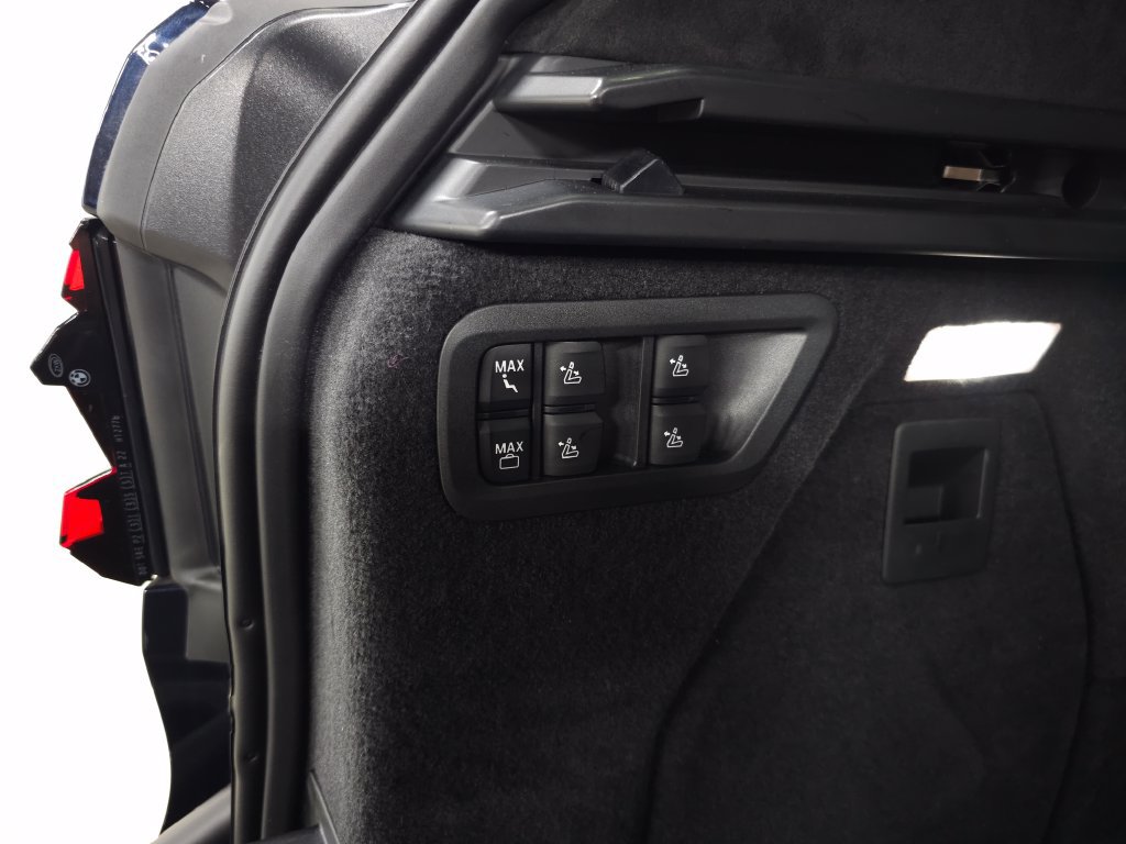Used 2027 BMW X7 xDrive40i w/ Executive Package AWD/4WD image 9