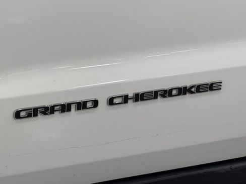 Used 2021 Jeep Grand Cherokee Limited image 8