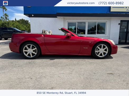 Used 2004 Cadillac XLR RWD image 2