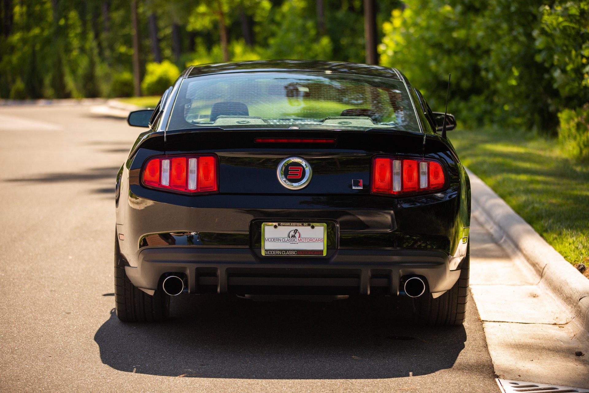 Used 2010 Ford Mustang GT RWD image 15