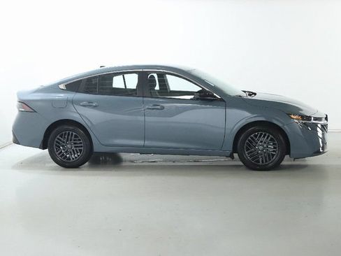 Used 2026 Nissan Sentra SV w/ SV Convenience Package FWD image 11