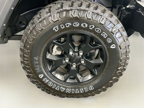 Used 2022 Jeep Wrangler Sport AWD/4WD image 11