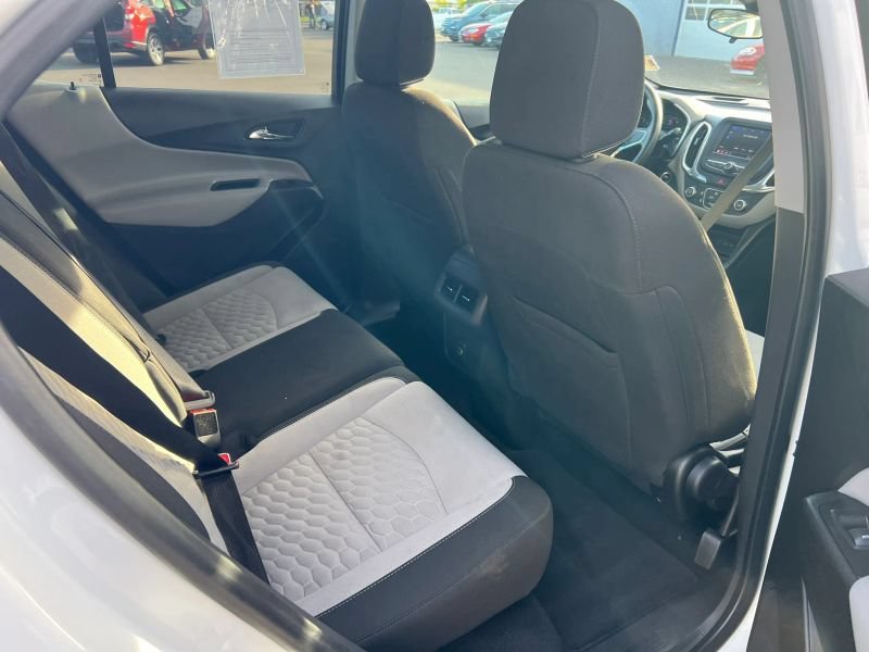 Used 2020 Chevrolet Equinox LS w/ LS Convenience Package AWD/4WD image 9