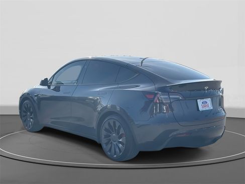 Used 2024 Tesla Model Y Performance image 5