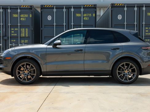 Used 2019 Porsche Cayenne S AWD/4WD image 4