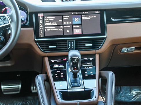 Used 2021 Porsche Cayenne GTS image 13