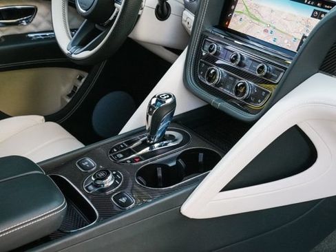 Used 2022 Bentley Bentayga AWD/4WD image 48