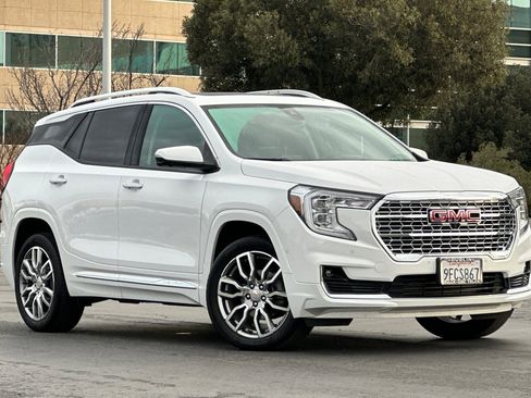 Used 2023 GMC Terrain Denali w/ Denali Premium Package image 2