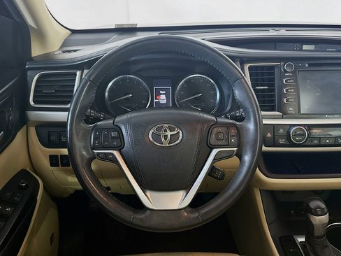 Used 2016 Toyota Highlander Limited Platinum image 18